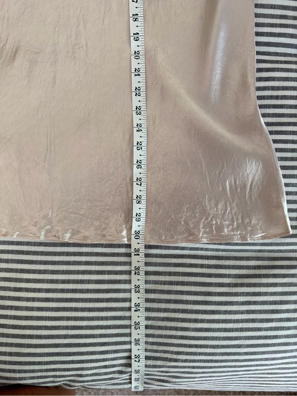 Aritzia Babaton Champagne Satin Bias Midi Skirt SIZE 4 - Picture 5 of 9